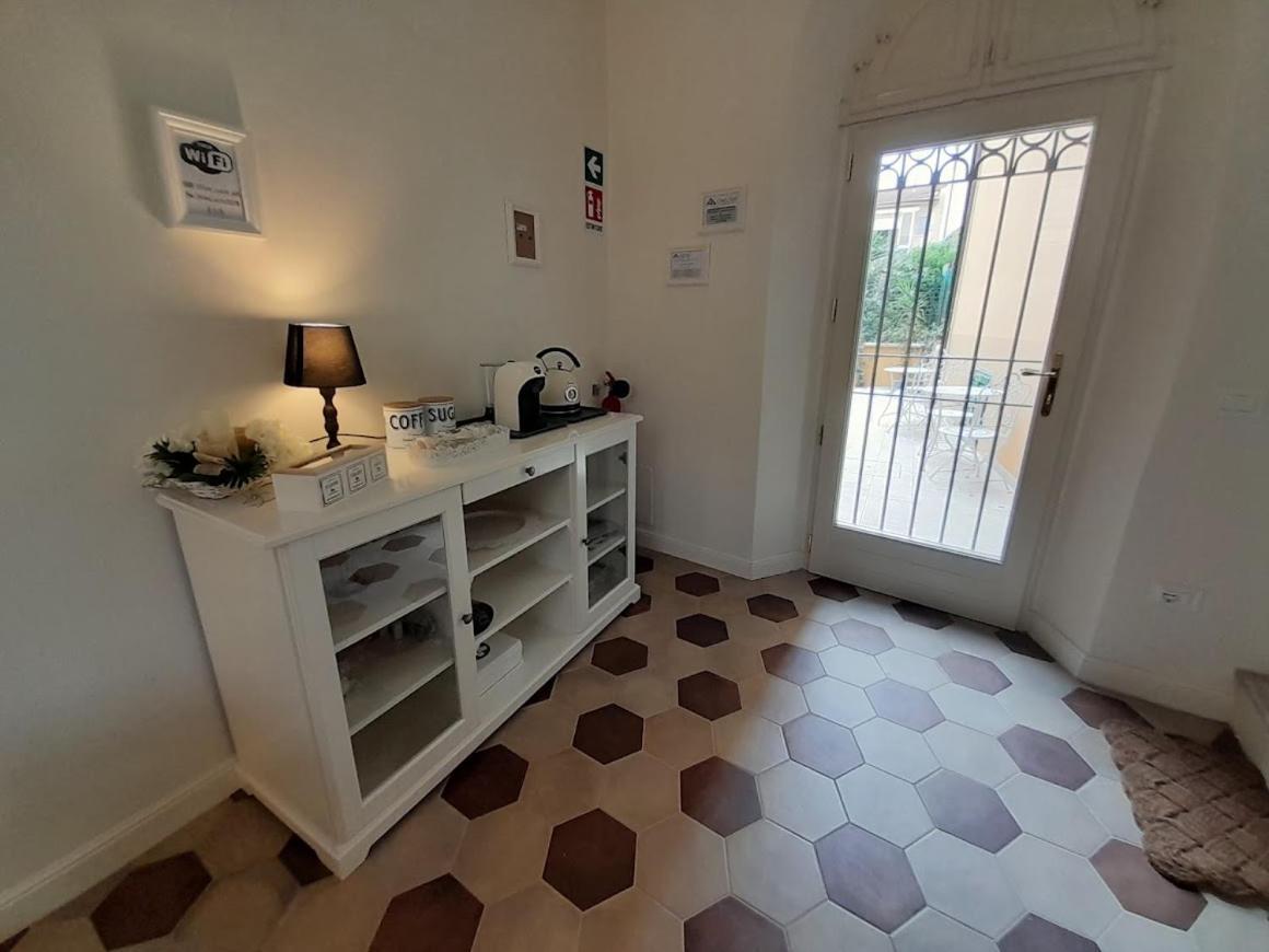 B&B Villino Luschi Pisa Centro Exterior photo